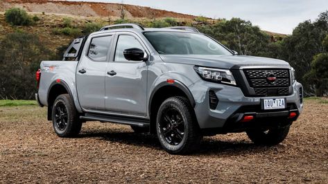 Nissan has given the Frontier for Latin America a significant update inside and out, along with a new high-end PRO-4X trim debuting on the Navara. Np 300 Frontier, Nissan Navara 4x4, Rally Raid, Nissan Trucks, New Nissan, Isuzu D Max, Nissan Cars, Nissan Navara, Nissan Frontier