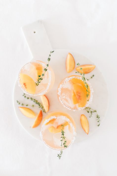 Homemade Peach Thyme Lemonade, chilled white wine, and carbonated water make this Peach Lemonade Spritzer the perfect summer cocktail. Thyme Lemonade, Lemonade Spritzer, Gin And Soda, Easy Summer Cocktail Recipes, Cocktail Inspiration, Peach Cocktail, Easy Summer Cocktails, Aesthetic Drinks, Sparkling Cocktail