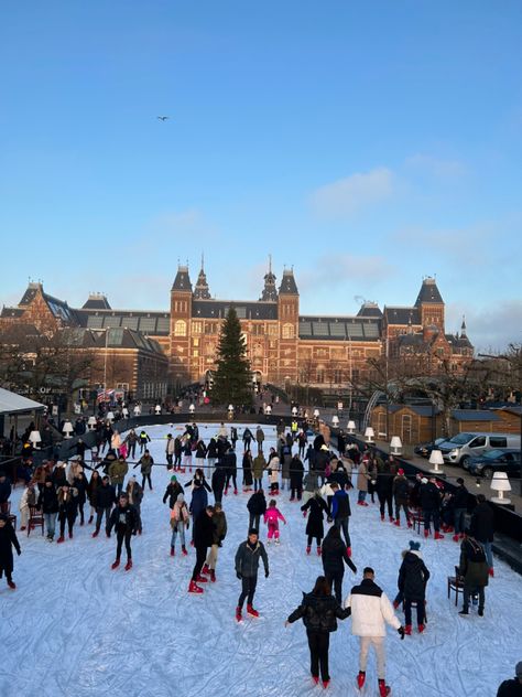 Amsterdam Ice Skating, Winter In The Netherlands, Amsterdam Christmas Aesthetic, Amsterdam Winter Aesthetic, Amsterdam Aesthetic Winter, Europe Winter Aesthetic, Amsterdam December, Netherlands Winter, Amsterdam In Winter