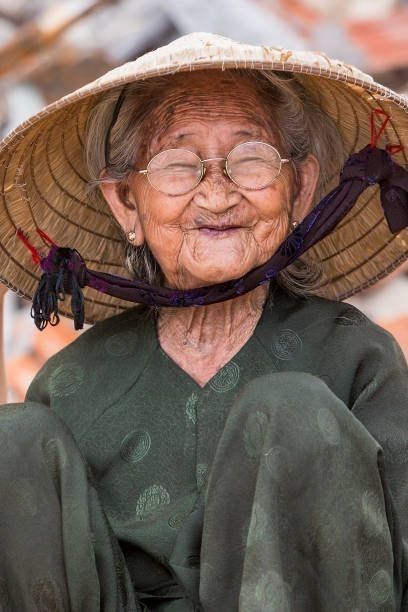 Elderly Woman Photography, Elderly People Photography, Old Women Reference, Old Person Portrait, Old Woman Photo, Elderly Photography, Old Woman Face, Nose Structure, Photography Person