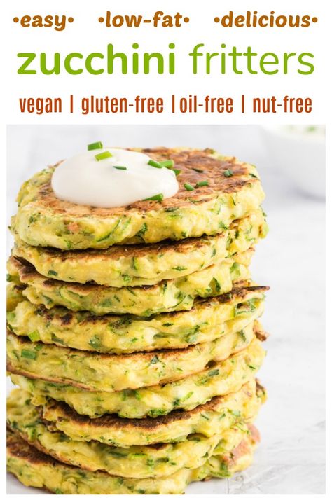 EASY HEALTHY DELICIOUS Zucchini Fritters! These zucchini patties are dairy-free, vegan, gluten-free, oil-free, and nut-free. Low-fat, easy and quick to make,  allergen-friendly, and a fabulous way to use all those seasonal zucchinis!   #zucchini #vegan #recipe Zucchini Vegan, Vegan Zucchini Fritters, Zucchini Patties, Clean Eating Vegan, Vegan Zucchini, Zucchini Fritters, Low Carb Vegan, Vegan Appetizers, Low Fat Recipes