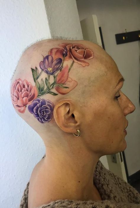 Woman with alopecia gets a tattoo covering her whole head to help her embrace being bald | Metro News Bald Head Tattoo, Anker Tattoo Design, Scalp Tattoo, Anker Tattoo, Coctails Recipes, Moon Shine, Peach Sangria, Head Tattoo, Food Photography Inspiration