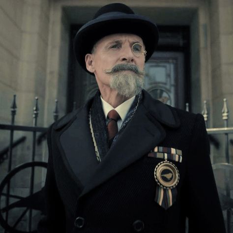 Sir Reginald Hargreeves, Colm Feore, Reginald Hargreeves, Aidan Gallagher, Umbrella Academy, Umbrella, Tv Shows, Tv