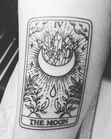 the moon + tarot Tattoo Band, Tarot Card Tattoo, Tarot Tattoo, Kunst Tattoos, Lyric Tattoos, The Moon Tarot, Witch Tattoo, Cat Tattoos, Tiny Tattoo