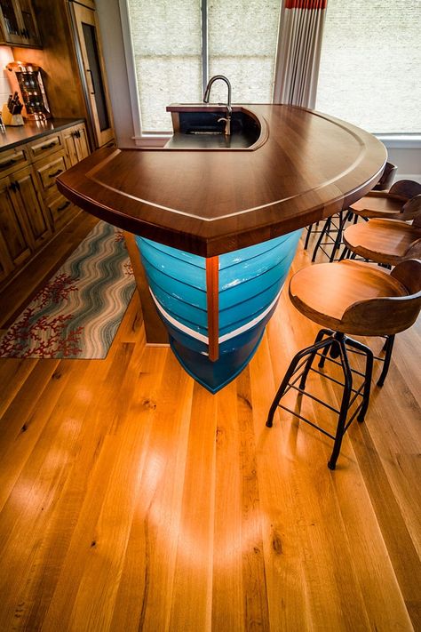 Boat Table Ideas, Boat Bar Ideas, Nautical Basement, Lake Bar, Yacht Ideas, Terrace Lounge, Nautical Bar, Boat Furniture, Cozy Kitchens