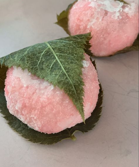 sakura mochi #sakuramochi #mochi #desserts #eastasiandessert #eastasiandesserts east asian desserts Mochi Desserts, Japanese Pastries, Matcha Mochi, Sakura Mochi, Mochi Recipe, Japanese Sakura, Japanese Matcha, Cherry Blossom Season, Asian Desserts