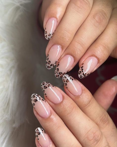 36 Animal Print Nails for Bold and Stylish Manicures in 2024: Ideas to Inspire You Spring Nail Polish Colors, Leopard Nail Designs, Essie Nail Polish Colors, Cheetah Nail Designs, Nail Polish Colors Summer, Summer Nail Polish, Marble Nail Designs, Cheetah Nails, Fall Nail Trends