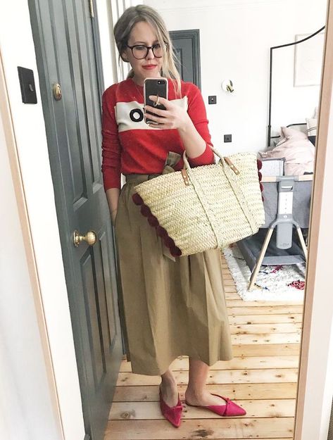 Beige Midi Skirt Outfit, Maximal Fashion, Alex Stedman, Beige Midi Skirt, The Frugality, Vintage Summer Outfits, Holiday Capsule Wardrobe, Midi Skirt Outfit, Classic Skirts