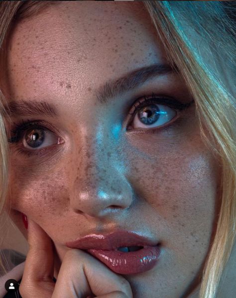 Neutral Skin Tone, Neon Photography, Close Up Faces, Beautiful Freckles, Portrait Photography Women, Colors For Skin Tone, Close Up Photography, Face Reference, Close Up Portraits