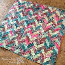 Quilt Jelly Roll, Braid Quilts, Strip Quilt Patterns, Braid Quilt, Herringbone Quilt, Jelly Roll Patterns, Colorful Quilt, Jelly Roll Quilt Patterns, Batik Quilts