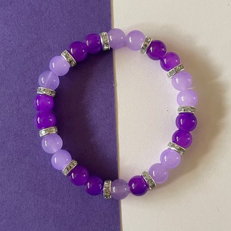 pretty purple bracelet to add to an everyday look Pretty Bracelets Bead, Purple Beads Bracelets, Glass Bracelet Ideas, Purple Girly Things, Purple Bracelet Ideas, Glass Beads Bracelet Ideas, New Bracelet Designs, Glass Bead Bracelet Ideas, Bracelet Ideas Beads