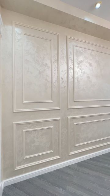 Molding Walls Living Room, Wall Molding With Wallpaper, Main Wall Design, Moulding Design On Wall, Modern Wall Molding, Molding On Walls, Wall Trim Ideas, Wall Molding Ideas, 2024 Color Palette