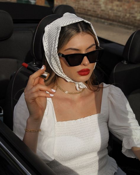 Black Glasses Outfit, Red Lipstick Outfit, Holding Lipstick, Head Scarf Outfit, Indie Sunglasses, Scarf Aesthetic, From Russia With Love, Ideas For Instagram, Sunglasses Outfit