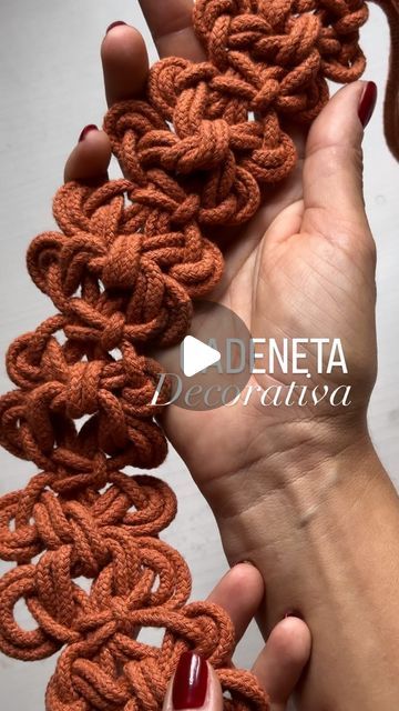 Unique Macrame Ideas, Friendship Knot, Macrame Hoop, Macrame Wall Hanging Tutorial, Macrame Thread, Macrame Knots Tutorial, Macrame Purse, Paracord Knots, Purse Tutorial