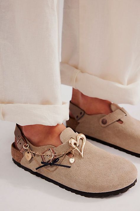 Birkenstock Tokio, Birkenstock Outfit, Free People Shoes, Swag Shoes, Eva Sole, Dream Shoes, Shoe Obsession, Trendy Shoes, Shoe Charms