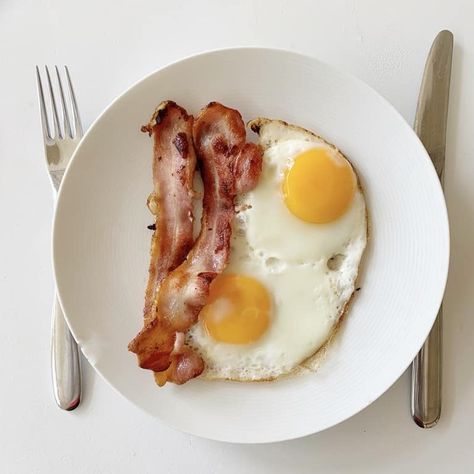 Bacon & Eggs | Optimising Nutrition Bacon Eggs, Cafe Food, Beautiful Food, Food Cravings, Pretty Food, I Love Food, Cute Food, Brunch Recipes, Aesthetic Food