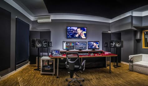 Working with color takes more than just the right software. Here are three tips for building a color correction suite that will improve your output. Modern Music Room, Video Editing Studio, Edit Suite, Studio In Casa, Music Studio Design, Home Studio Design, Music Studio Ideas, Recording Studio Ideas, Editing Room