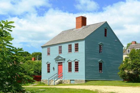 New England's Best and Unmissable Historical Sights Greek Revival Home, Portland Head Light, Colonial Homes, New England Road Trip, Harbor Town, Palazzo Style, Freedom Trail, Lake Champlain, Colonial America