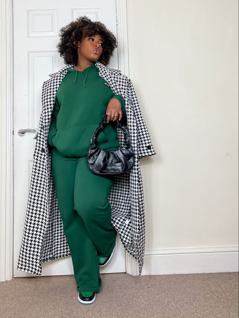 Green tracksuit outfit, black bag, houndstooth coat, trendy winter fits, green air Jordan 1s Plus Size Tracksuit Outfit, Green Tracksuit Outfit, Trendy Winter Fits, Green Hoodie Outfit, Plus Size Asian Fashion, Green Tracksuit, Tracksuit Outfits, Plus Size Tracksuit, Sweat Suits Women