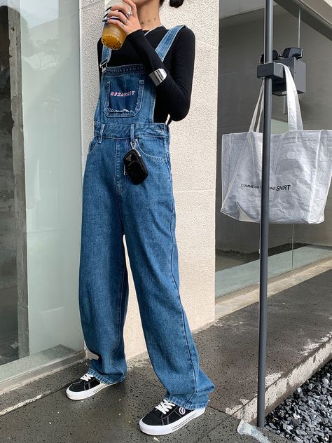 Baggy overalls outfit