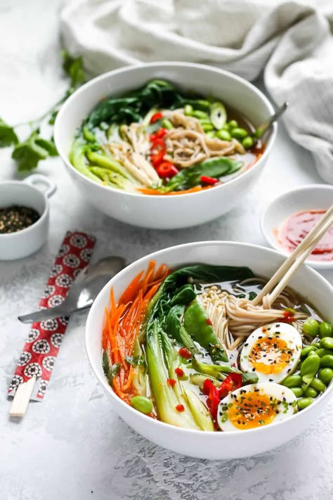 Easy Vegetable Ramen, Vegetable Ramen, Healthy Ramen, Noodle Bowls Recipes, Vegetarian Ramen, Miso Broth, Easy Ramen, Japanese Diet, Ramen Noodle Bowl