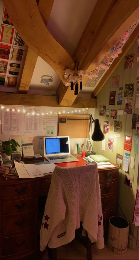 Aesthetic Study Desk Decor Diy, Desk In Loft, Red Desk Aesthetic, Tiny Bedroom Aesthetic, Desk In Closet, Red Desk, Uni Room, Room Goals, Cute Room Ideas