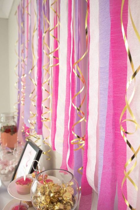 Diy Reusable Party Decorations, Dollar Tree Birthday Decorations, Diy Streamer Backdrop, Streamer Diy, Unicorn Birthday Backdrop, Unicorn Birthday Party Ideas, Lila Party, Diy Streamers, Diy Party Ideas