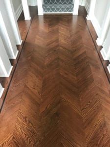 Getting fancy with hardwood flooring borders and inlays Types Of Hardwood Floors, Herringbone Floors, Inlay Flooring, Types Of Wood Flooring, Colorado House, Cleaning Wood Floors, Front Entryway, Elegant Country, Cork Flooring