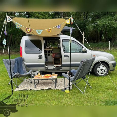 Effy & Ruby from the Netherlands present their Renault Kangoo. ➡️ @cozyrosietravels 🚗 What makes your camper special? If you’ve always camped in a tent, a small van feels like a huge luxury! At 5’11“ (181 cm), we thought a small van wouldn’t be possible until we saw videos on YouTube. After a lot of research and consideration, we chose a Kangoo because of its foldable front seats. Everything fits perfectly, often without even planning it! We can both sit comfortably at the table and have ... Renault Kangoo Camper, Kangoo Camper, Build A Camper Van, Build A Camper, Camper Life, At The Table, Van Conversion, Camper Van, Van Life