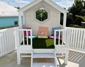 CASTLE PLAYHOUSE Plans - Etsy Playhouse Exterior, Castle Playhouse Plans, Wooden Outdoor Playhouse, Kids Playhouse Plans, Castle Playhouse, Playhouse Plan, Backyard Decks, Kids Playhouse Outdoors, Backyard Fort