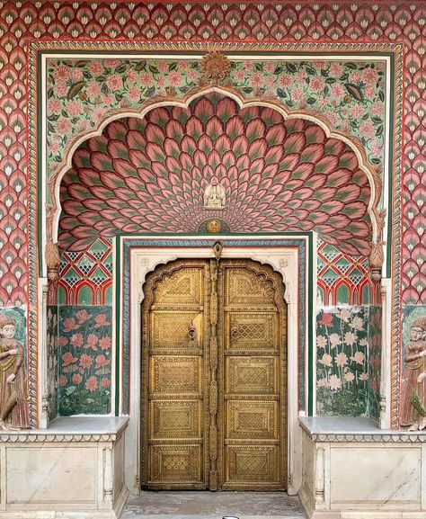 Rose Gate, Jaipur, India. 📷 @onlytarun | Instagram Rose Gate, City Palace Jaipur, Door Photography, Rajasthani Art, Indian Doors, Metal Gates, Pink City, Boutique Interior, Contemporary Chic