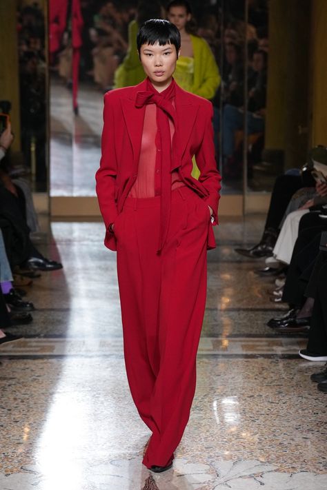 Teen Fashion Trends, Fall Winter Fashion Trends, Pant Suits, David Koma, Milano Fashion Week, Ermanno Scervino, Red Outfit, Fall 2023, 가을 패션