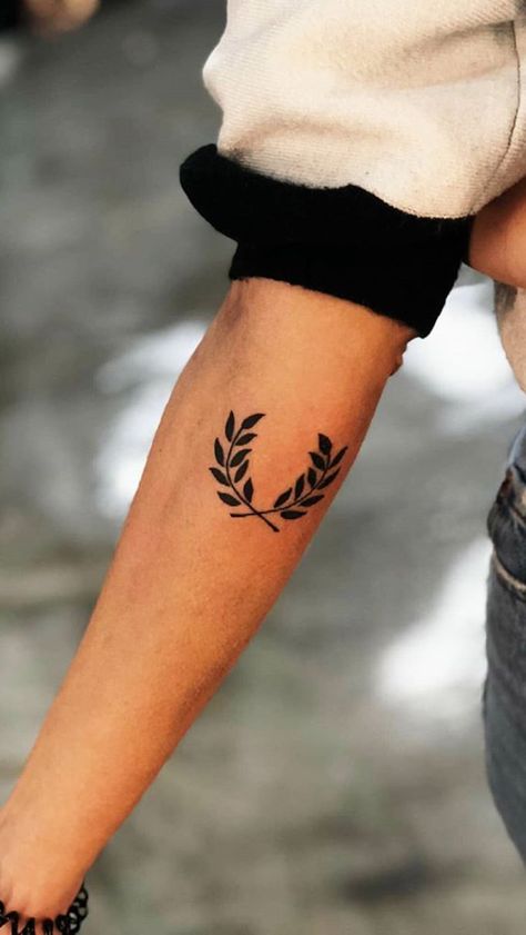 Leaves Elbow Tattoo, Under Elbow Tattoo, Tattoo Wreath, Tattoo Elbow, Wreath Tattoo, Leave Pattern, Elbow Tattoo, Elbow Tattoos, Old School Tattoo Designs