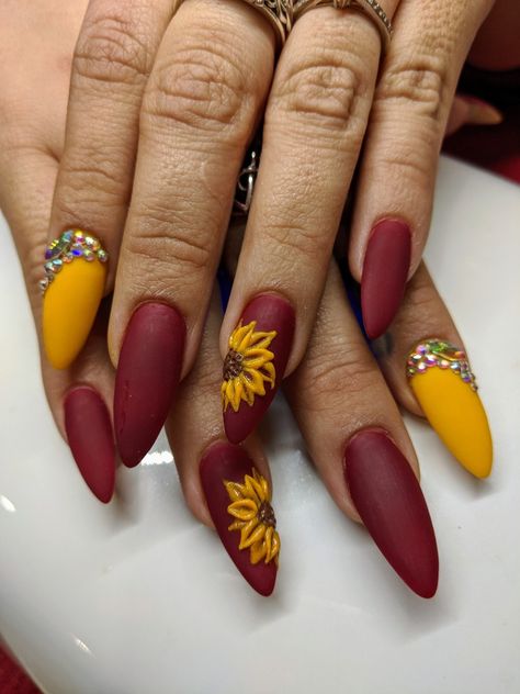 3d Sunflower Nails, Marigold Nails, Fall Sunflower Nails, 3d Sunflower, Fall Acrylic, Sunflower Nails, Fall Acrylic Nails, Orange Ombre, Thanksgiving Nails