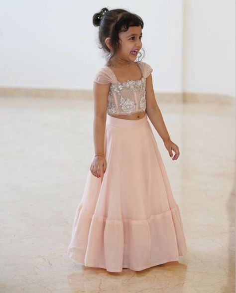 Indian Dresses For Kids Traditional, Ethnic Dress For Kids Girl, Traditional Frocks For Kids, Baby Lehnga Design, Baby Traditional Dress Indian, Frock Designs For Girl Kids, Kids Traditional Dresses, Kids Traditional Wear Indian, Kids Ethnic Wear Indian