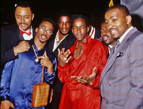 RALPH AND BOBBY PARTYING AFTER THE CONCERT WITH FRIENDS AND SECURITY 90s Black Men, Ralph Tresvant, Brown Photo, 90s Hip Hop Fashion, Old School Music, Black Entertainment, Hip Hop And R&b, Black Hollywood, 90s Hip Hop