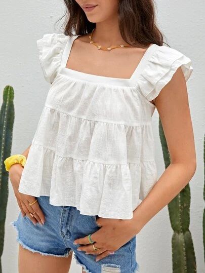 White Summer Tops Blouses, Back School Outfits, Ruffle Tops Outfit, Latest Crop Tops, White Summer Tops, Ruffle Hem Blouse, Crop Top Designs, Fashion Top Outfits, Cute Blouses