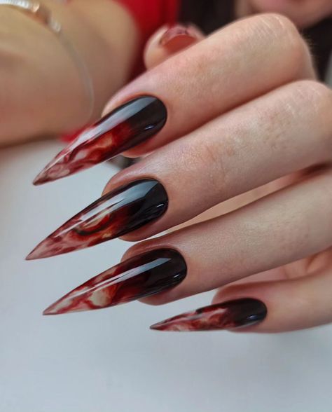 31 Gothic Nails Ideas to Try in 2024 for a Bold and Edgy Look - divagaze.com Marble Stiletto Nails, Purple Press On Nails, Gothic Nail Art, Nails Short Almond, Nails Press Ons, Matte Black Nails, Solid Color Nails, Punk Nails, Gothic Nails