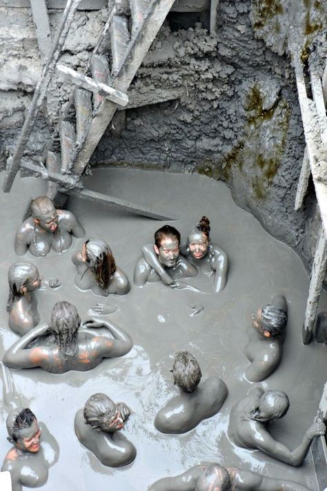 Extinct Volcano, Magic Places, Mud Bath, Colombia Travel, Cali Colombia, Travel South, South America Travel, Future Travel, Travel Inspo