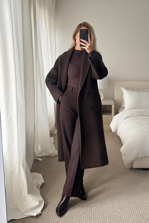 Brown Monochrome Outfit Aesthetic, The Only Coat Aritzia, All Brown Winter Outfit, Winter Outfits Monochrome, Classic Monochrome Outfit, Fall Outfits Monochromatic, Dark Monochrome Outfit, Brown Aritzia Pants, Cool Brown Outfit