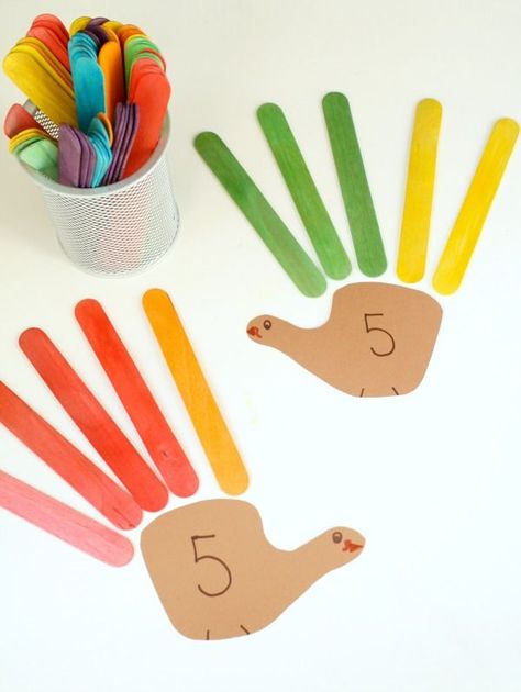 Turkey Feather Addition Thanksgiving Activity for Kids-Number pairs activity for kindergaten and first grade #thanksgiving #preschool #kindergarten #firstgrade Preschool Turkey, Turkey Math, Thanksgiving Activities For Kindergarten, Thanksgiving Math Activities, Thanksgiving Activities Preschool, Toddler Math, Thanksgiving Lessons, Thanksgiving Games For Kids, Thanksgiving Kindergarten