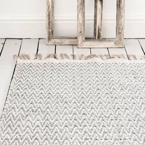 Isá Chevron Rug Grey Geometric Rug, Scandi Rug, Herringbone Rug, Chevron Rug, Chevron Rugs, Grey Chevron, Natural Fiber Rugs, Plywood Furniture, Flat Weave Rug