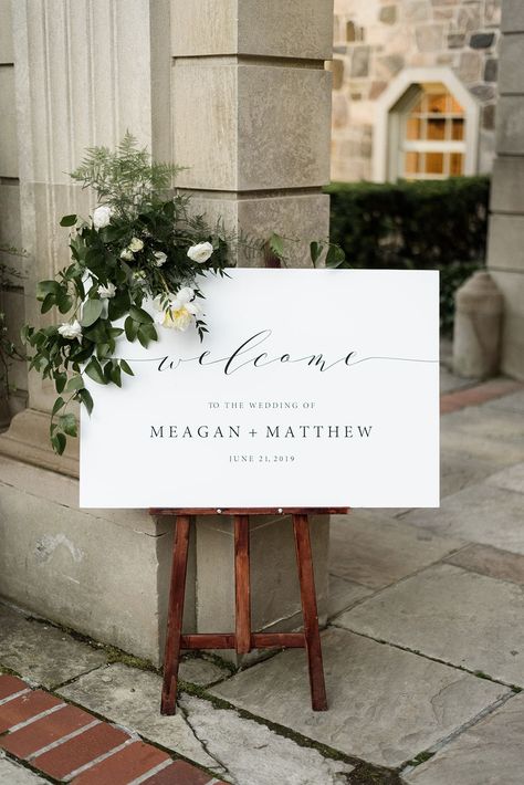 Wedding Welcome Boards, Minimal Welcome Sign, Rocker Wedding, Wedding Entrance Sign, Wedding Ambiance, Wedding Welcome Board, Minimalist Wedding Decor, Welcome Table, Wooden Welcome Signs