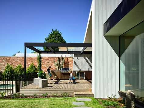 Parnell Façade House by Preston Lane Architects – Project Feature Single Storey Rear Extension, Hunting For George, Breeze Block Wall, Rear Extension, Entry Hallway, Swimming Pools Backyard, Low Ceiling, Facade House, Local Design