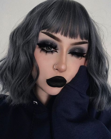 𝑨𝒎𝒃𝒆𝒓⁷ on Instagram: “blue & grey 🌧 had bts’ new album on while doing my makeup so this look is pretty much inspired by that lol i’ve also never winked in pics…” Black Eyeshadow Makeup, Maquillage Goth, Goth Makeup Tutorial, Watermelon Face, E Girl Makeup, Welcome To The Dark Side, Goth Gifts, Makeup Wallpapers, Punk Makeup