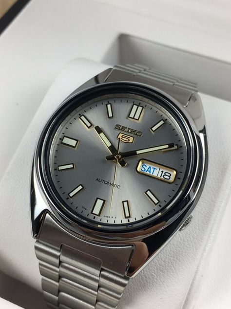 Lux Watches, Vintage Seiko Watches, Seiko Vintage, Stylish Watches Men, Seiko 5 Automatic, Seiko Automatic, Fancy Watches, Patek Philippe Watches, Seiko Watch