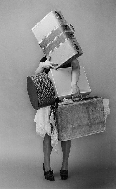 All you need for a vintage travel. Tell us your stories about your travels. Get inspired, always in an industrial style. #vintage #industrial #travel |  See more excellent decor tips here:http://www.pinterest.com/vintageinstyle/ Tim Walker Photography, Minimalist Packing, Vintage Foto's, Tim Walker, Richard Avedon, Vintage Luggage, Foto Art, 인물 사진, Black And White Pictures