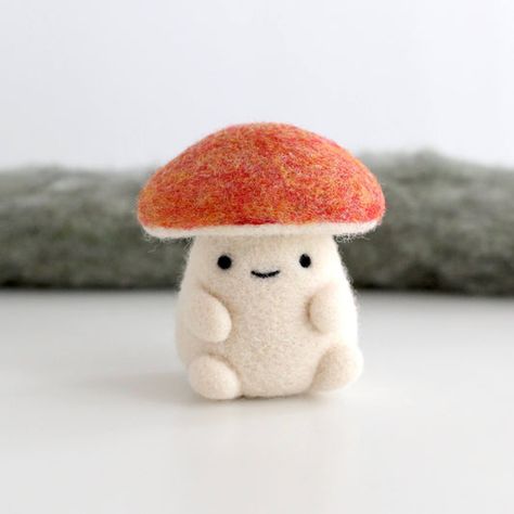 Felt Mushroom, Fly Agaric, Needle Felting Diy, Needle Felted Christmas, Red Mushroom, Needle Felting Tutorials, Needle Felting Kits, Room Desk, Needle Felting Projects