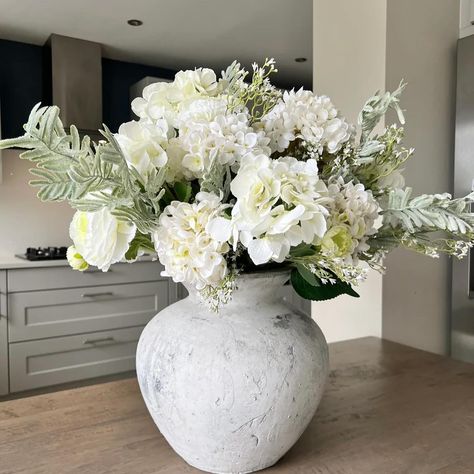 Swipe to see some faves in the flash sale. Some items are critically low in stock so be quick if you have your eye on anything. 🫶 Ends 19th of August or whilst stocks last! Link in bio #homedecor #autumndecoruk #autumndecor #interiors #neutraldecor #neutralinterior White Company Home, Beautiful Vases With Flowers, Big Vases Decor Living Room, House Flower Arrangements, Big Vase With Flowers, Vase Ideas Decorative, White Flowers Vase, White Vase With Flowers, Vase White Flowers