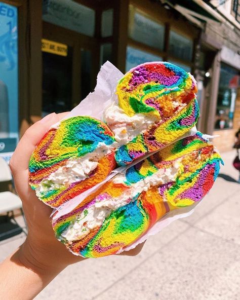 Bagels Nyc, Rainbow Bagel, Bagel Store, Bagel Bread, Caramel Cake Recipe, New York Bagel, Bagel Shop, Visiting Nyc, Williamsburg Brooklyn